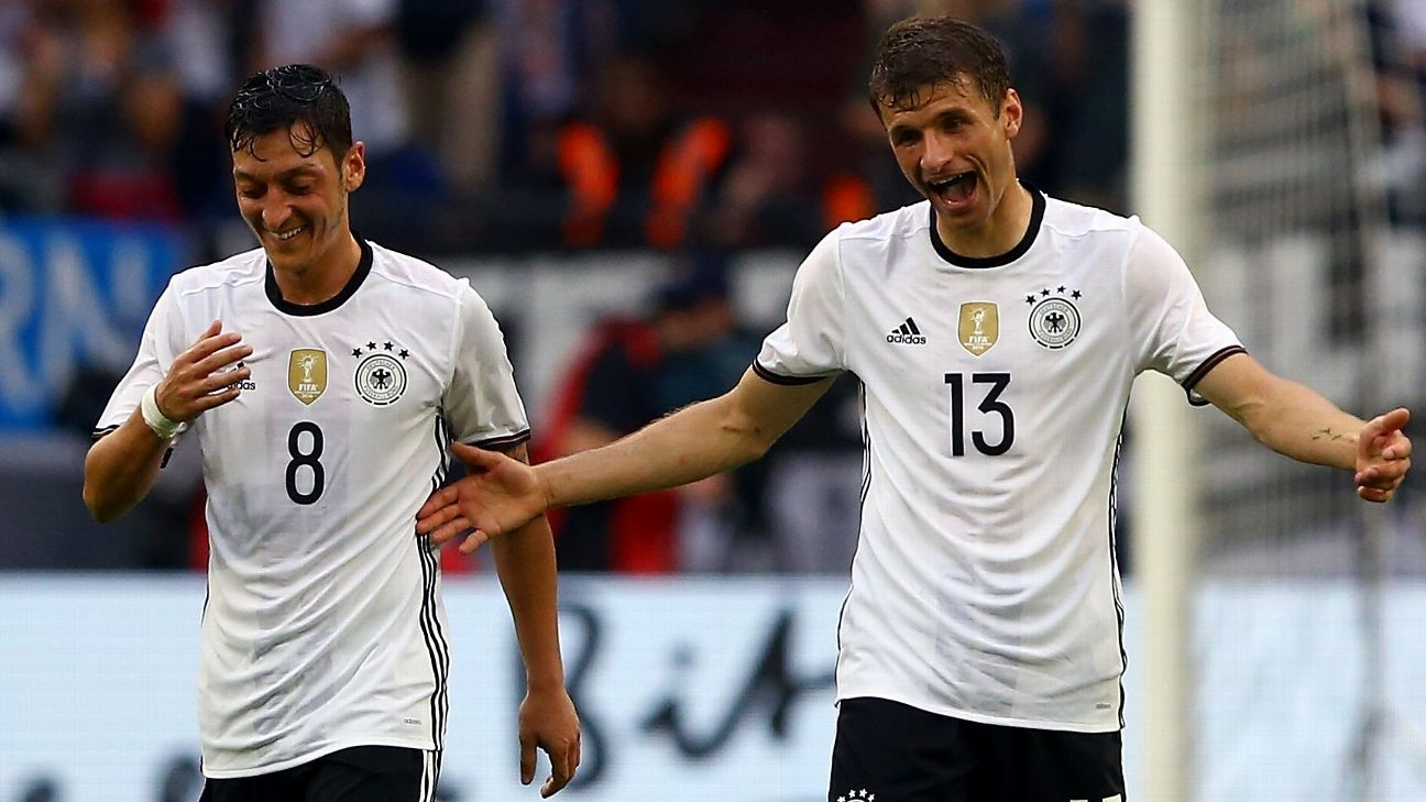 Mesut Ozil and Thomas Muller