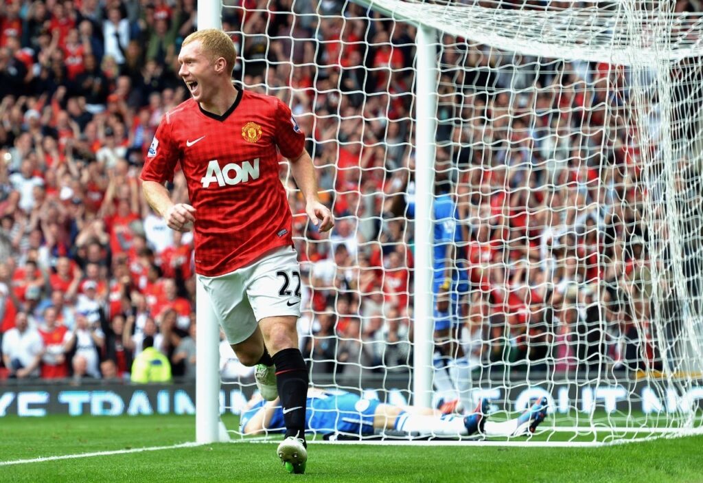 Paul Scholes celebrating a goal for Manchester United in the Premier League