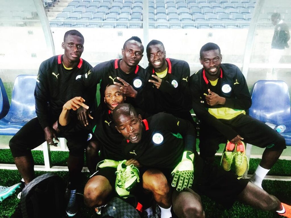 Young Sadio Mane and his Senegalese teammates