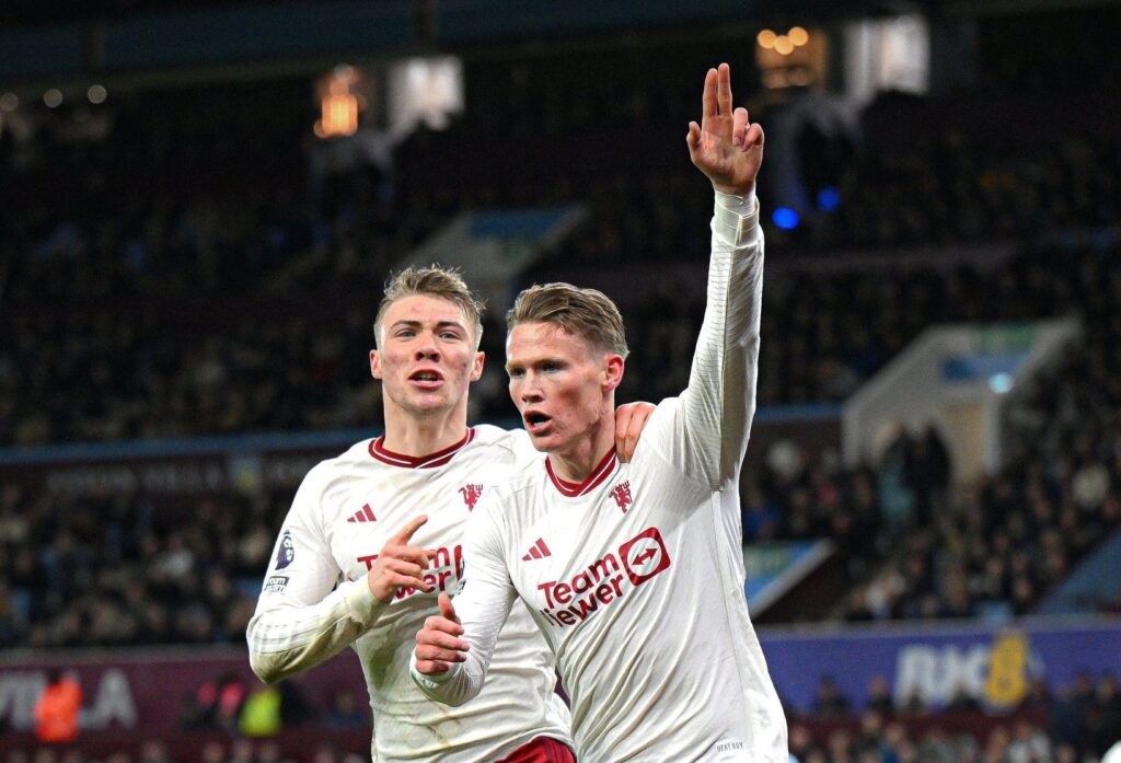 Scott McTominay and Rasmus Hojlund celebrating