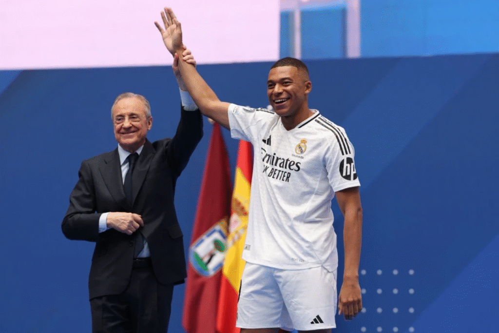 Florention Perez unveiling Kylian Mbappe