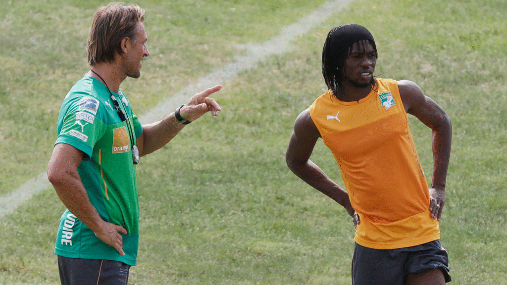 Herve Renard having a word with Gervinho