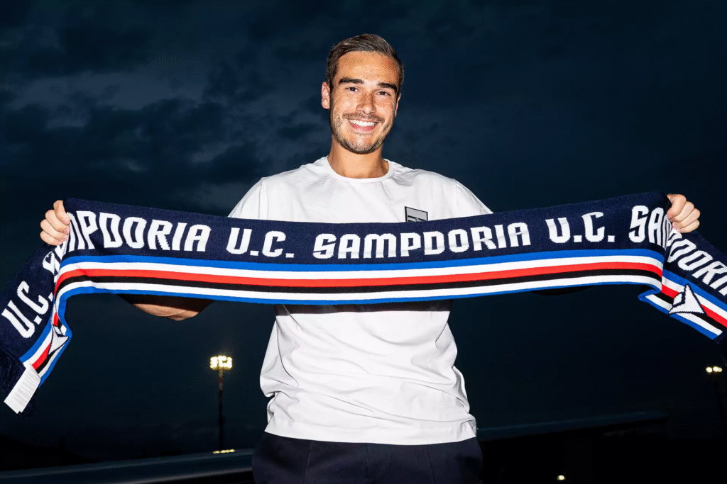 Winks during his unveiling at Sampdoria