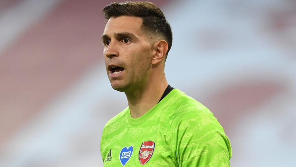 Emiliano Martinez in action for Arsenal in 2020