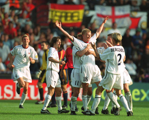 Steffen Iversen of Norway celebrates a goal during the UEFA Euro 2000 Group C match between Spain and Norway.